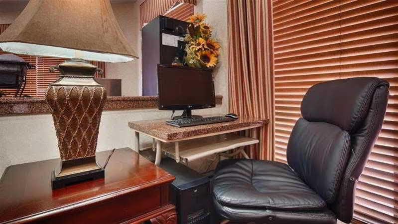Best Western Airport Inn Pearl Extérieur photo